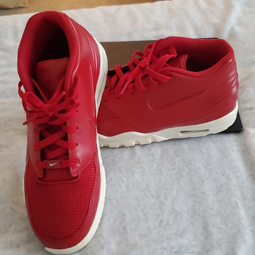 Nike Air Entertrainer Red Men's Size 11
